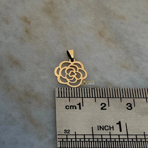 تصویر دوم آویز گل طلا لیزری